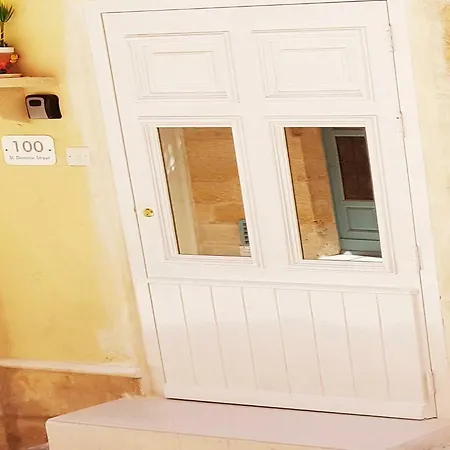 Luxury Designer Finished Studio In *